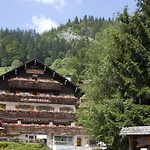 La Montagne Hotel 2*