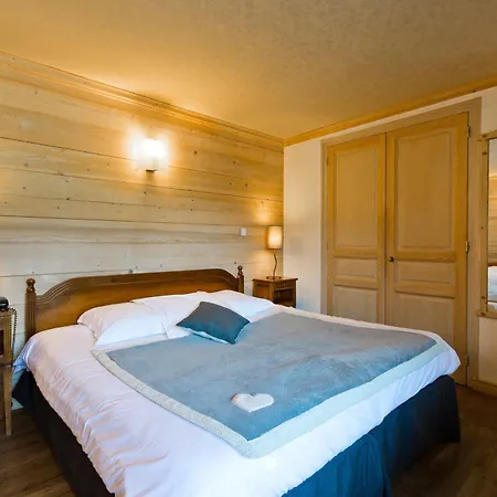 Hotel La Montagne 2*