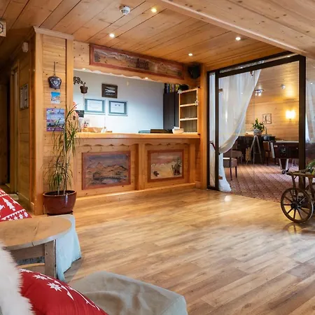 Hotel La Montagne 2*